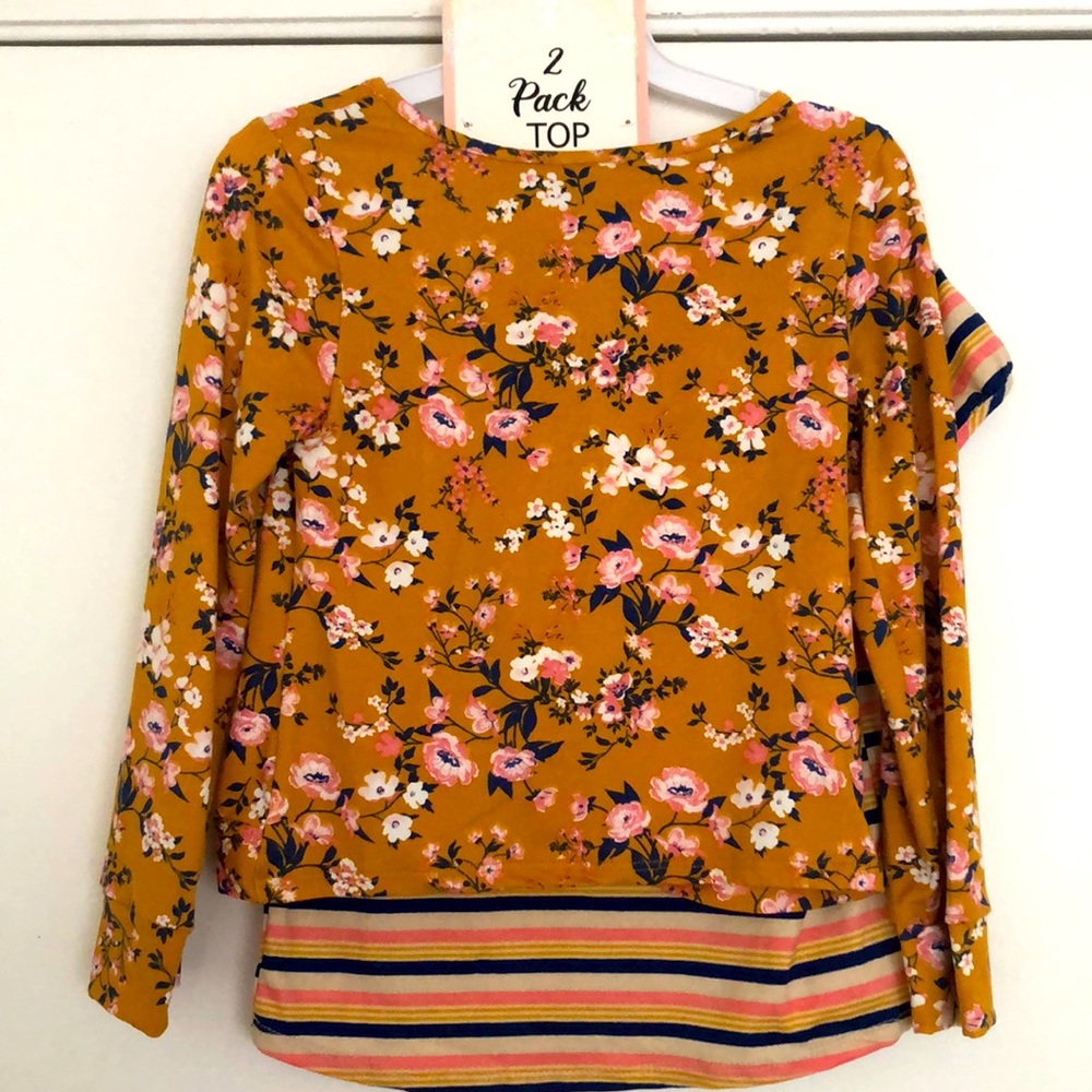 Striped & flowers 💐 2 pack top set - Picture 2 of 3